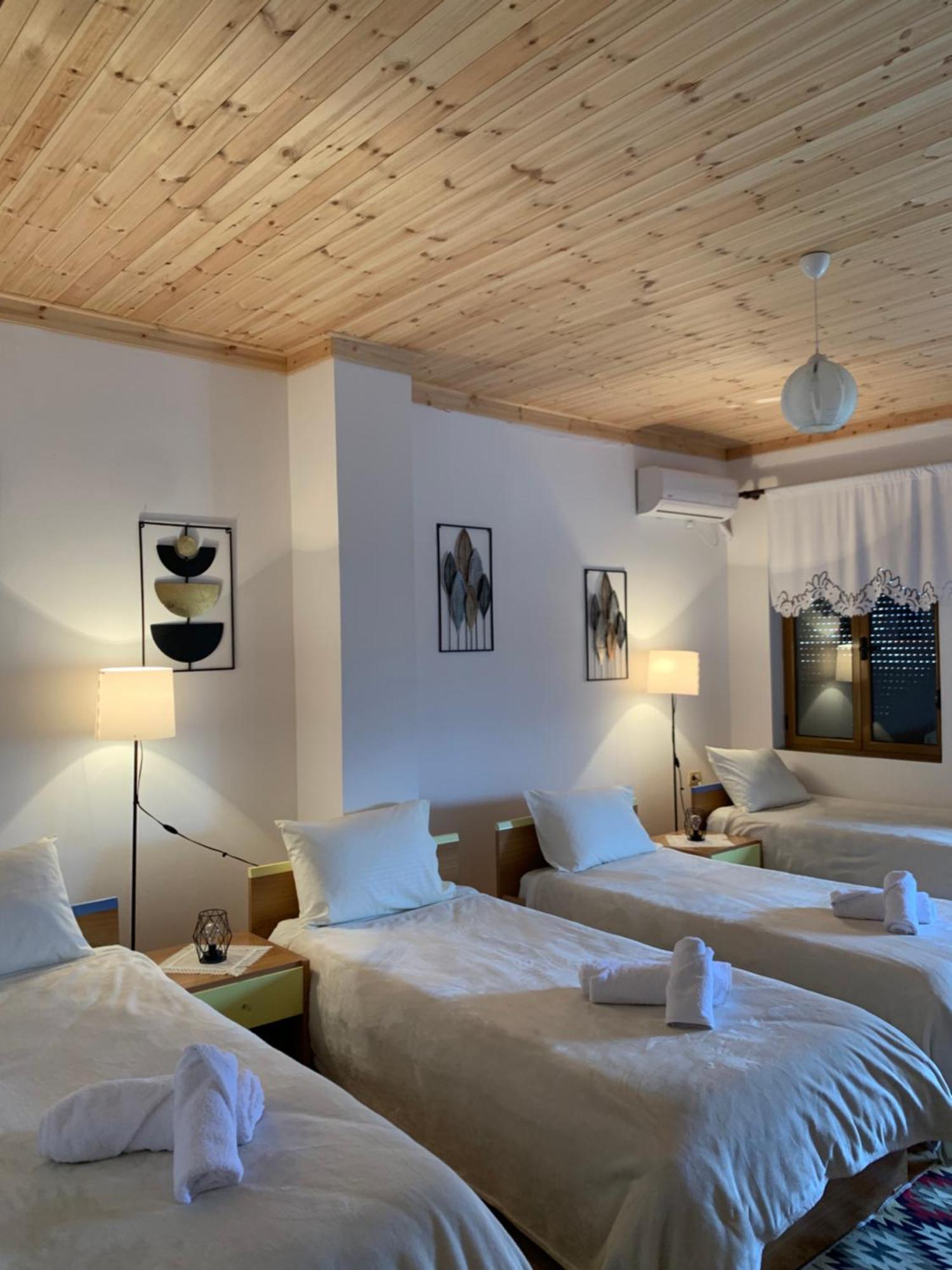 Stonetale Garden Guesthouse Gjirokastër Dış mekan fotoğraf